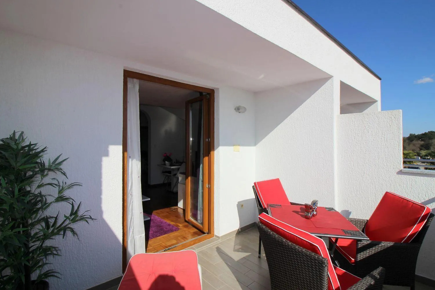 Charmante Dachgeschosswohnung Mit Meerblick Und Blick Auf Die Altstadt Von Porec Croatia
