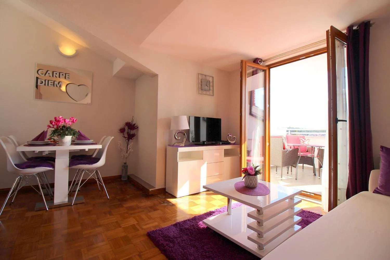 דירה Charmante Dachgeschosswohnung Mit Meerblick Und Blick Auf Die Altstadt Von פורץ קרואטיה