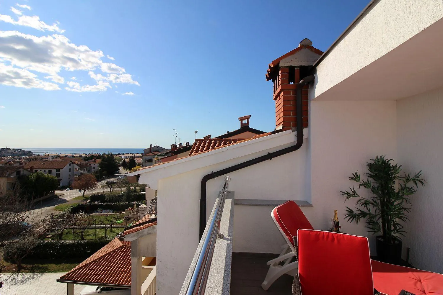 Charmante Dachgeschosswohnung Mit Meerblick Und Blick Auf Die Altstadt Von פורץ